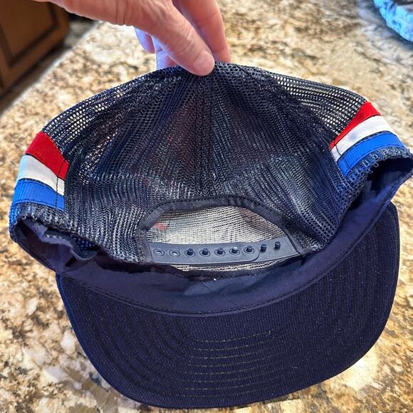 Vintage “These Colors Don’t Run”” Blue Snapback Truckers Hat - Picture 4 of 4